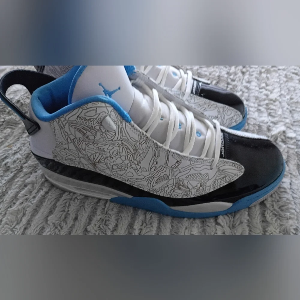 Air Jordan NIKE... NEW